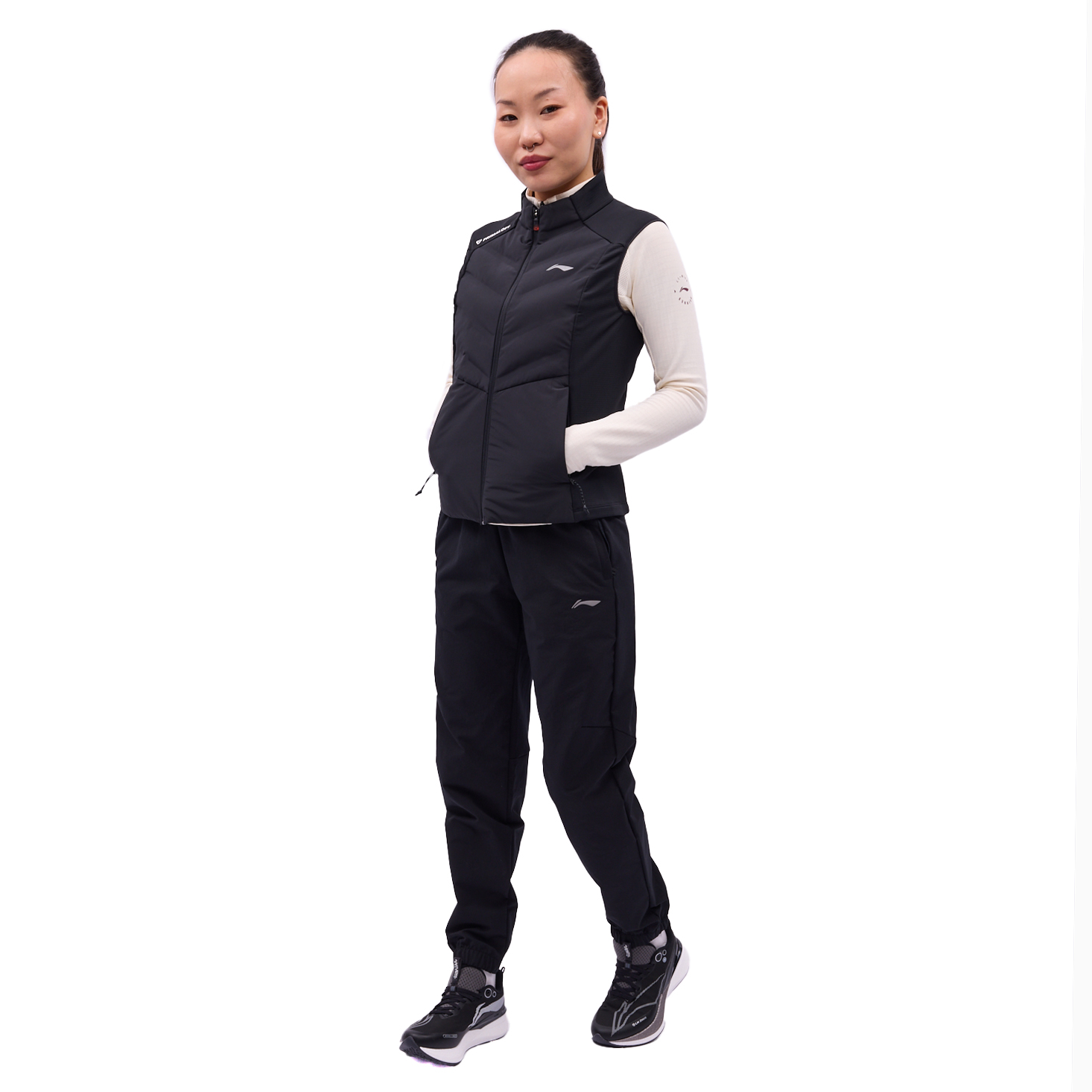 AMMV022-1 Жилет Jogging черный